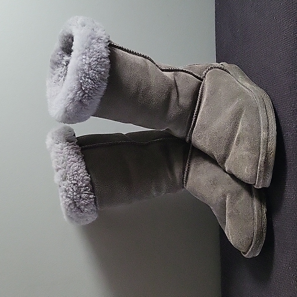 Bearpaw boots long size 8(women)